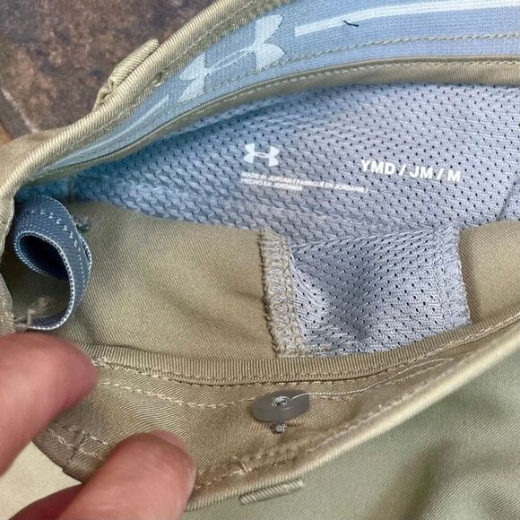 Under Armour Boys Khaki Shorts YMD - Picture 5 of 11